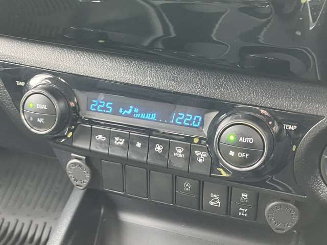 TOYOTA HILUX 4WD 2022 Image 31