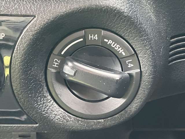 TOYOTA HILUX 4WD 2022 Image 31