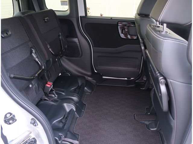 HONDA N BOX CUSTOM 2023 Image 31