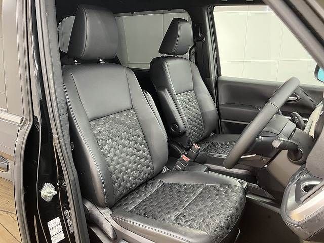 TOYOTA VOXY HYBRID 2023 Image 31