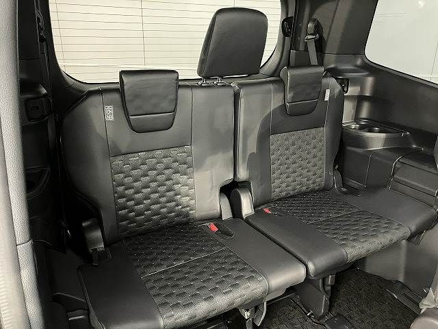 TOYOTA VOXY HYBRID 2023 Image 31