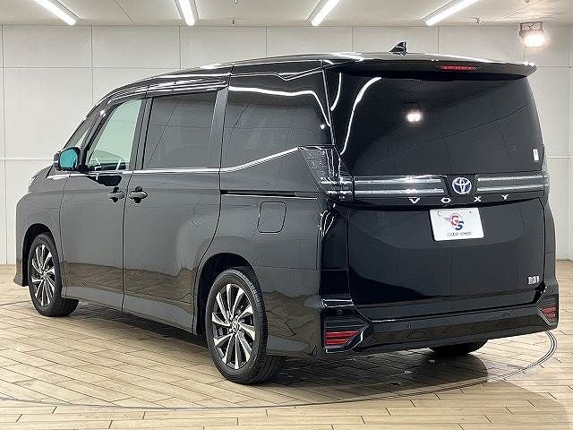 TOYOTA VOXY HYBRID 2023 Image 31