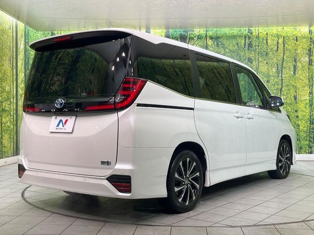 TOYOTA NOAH HYBRID 2023 Image 31