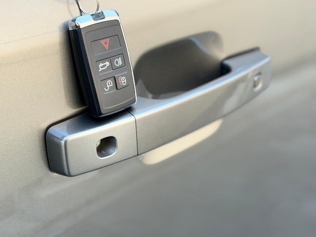 ROVER DEFENDER 2024 Image 31