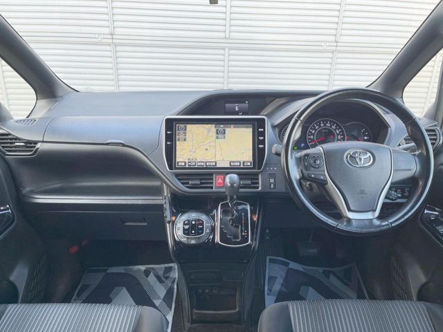 TOYOTA NOAH 2017 Image 31