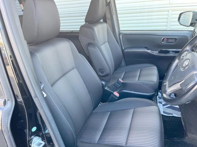 TOYOTA NOAH 2017 Image 31