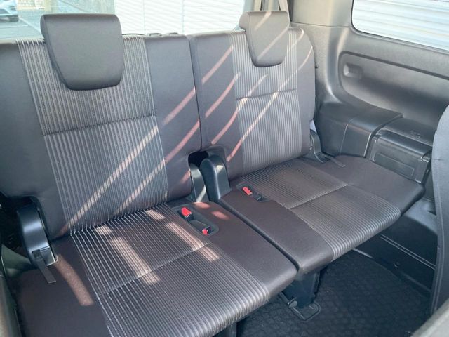 TOYOTA NOAH 2017 Image 31