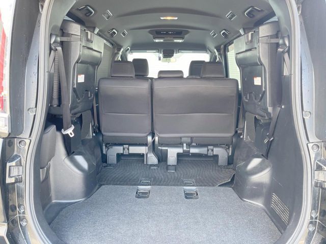 TOYOTA NOAH 2017 Image 31