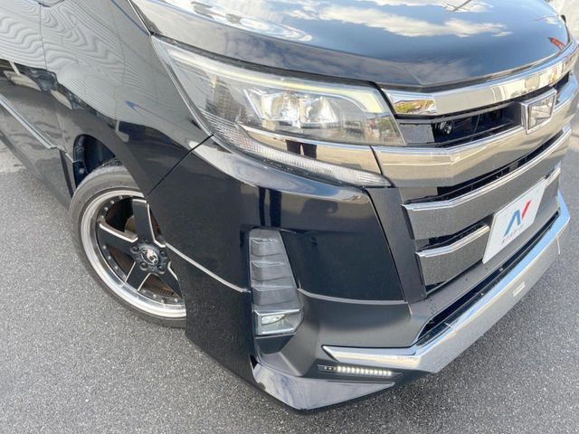 TOYOTA NOAH 2017 Image 31