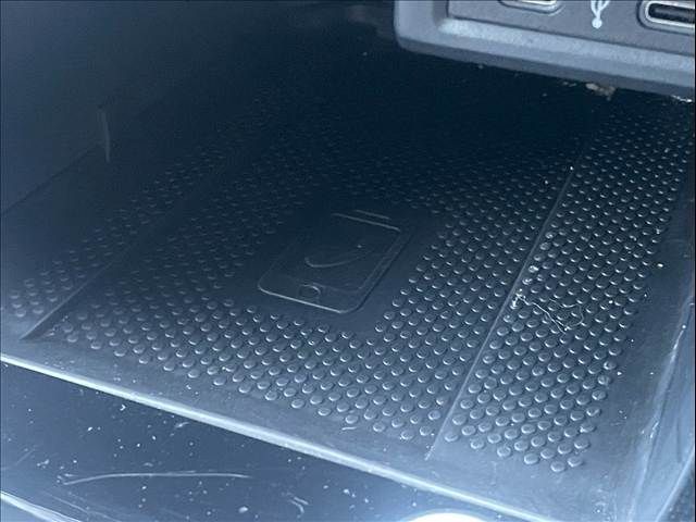 VOLKSWAGEN T-CROSS 2021 Image 31