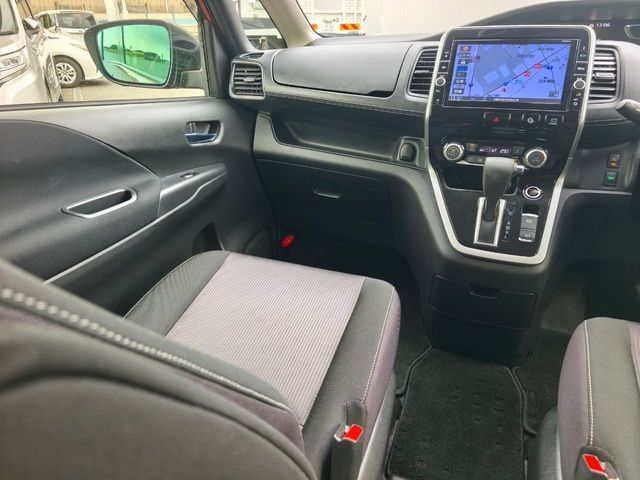 NISSAN SERENA  S-HYBRID 2018 Image 31