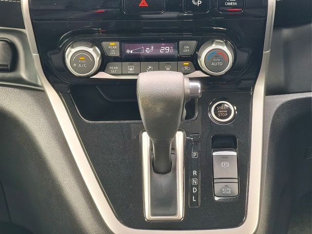 NISSAN SERENA  S-HYBRID 2018 Image 31