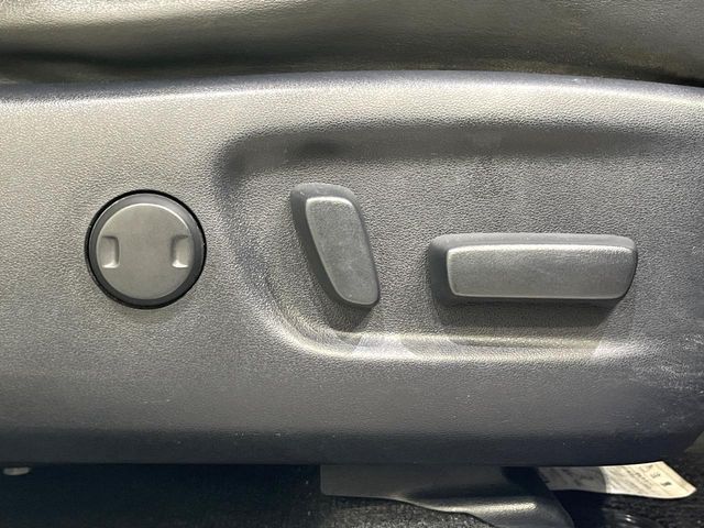 TOYOTA HARRIER HYBRID 2015 Image 31