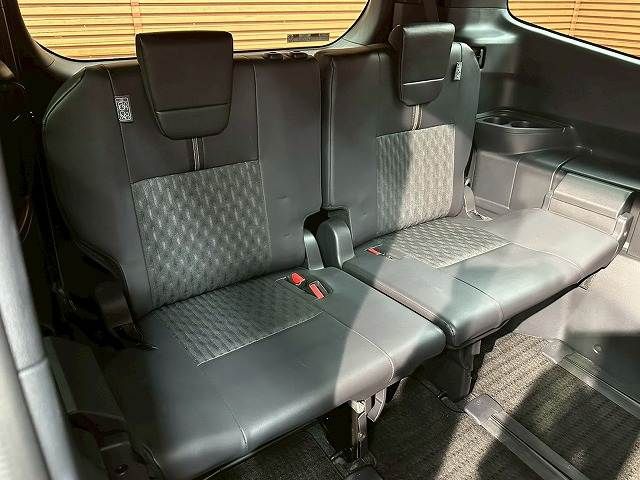 TOYOTA NOAH 2022 Image 31