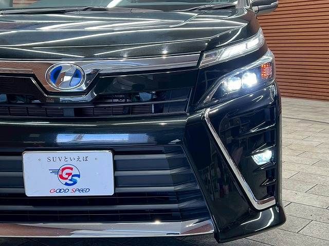 TOYOTA VOXY HYBRID 2017 Image 31