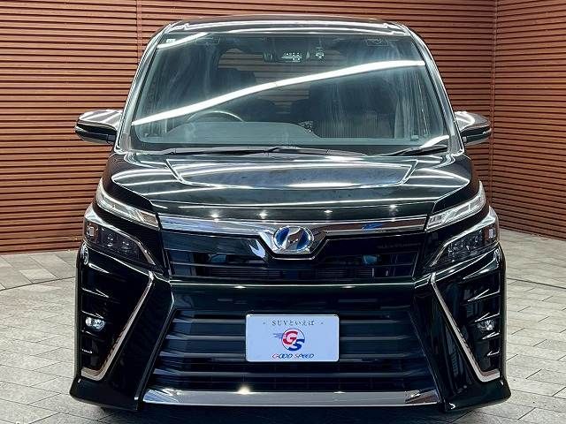 TOYOTA VOXY HYBRID 2017 Image 31