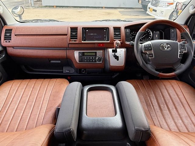 TOYOTA HIACE VAN 2WD 2022 Image 31