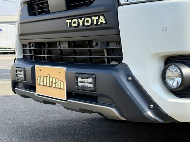 TOYOTA HIACE VAN 2WD 2022 Image 31