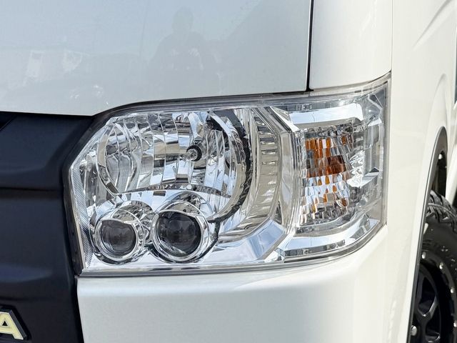 TOYOTA HIACE VAN 2WD 2022 Image 31