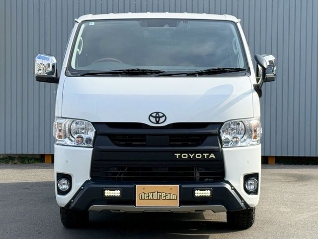 TOYOTA HIACE VAN 2WD 2022 Image 31