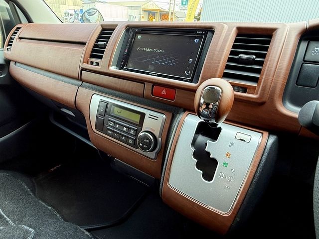 TOYOTA HIACE VAN 2WD 2022 Image 31