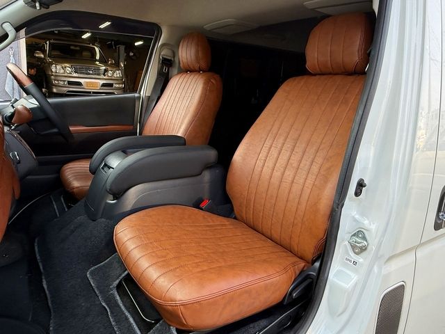 TOYOTA HIACE VAN 2WD 2022 Image 31