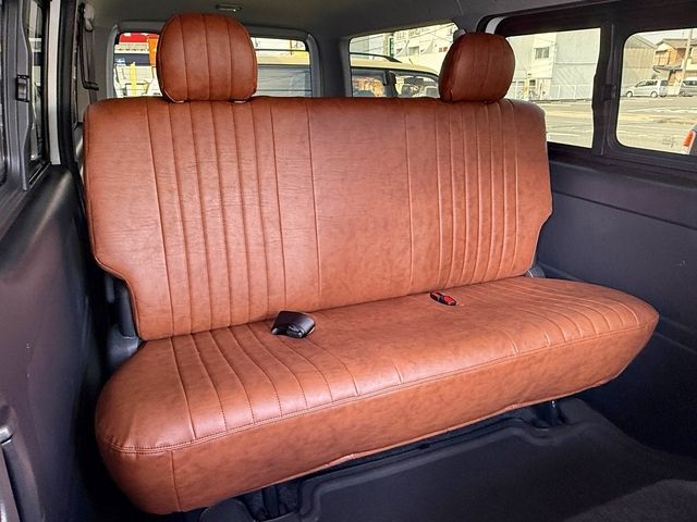 TOYOTA HIACE VAN 2WD 2022 Image 31