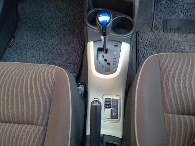 TOYOTA AQUA 2012 Image 31