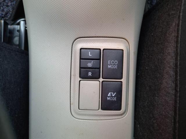 TOYOTA AQUA 2012 Image 31