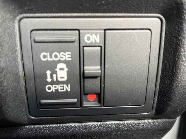 HONDA N BOX CUSTOM 2023 Image 31