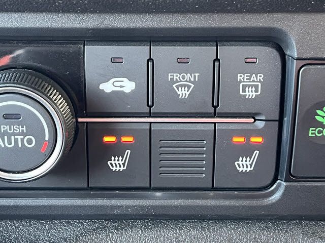 HONDA N BOX CUSTOM 2023 Image 31