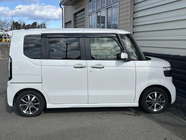 HONDA N BOX CUSTOM 2023 Image 31