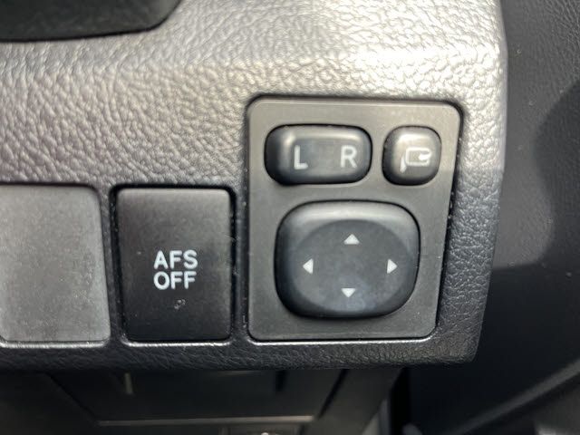 TOYOTA AURIS 2012 Image 31