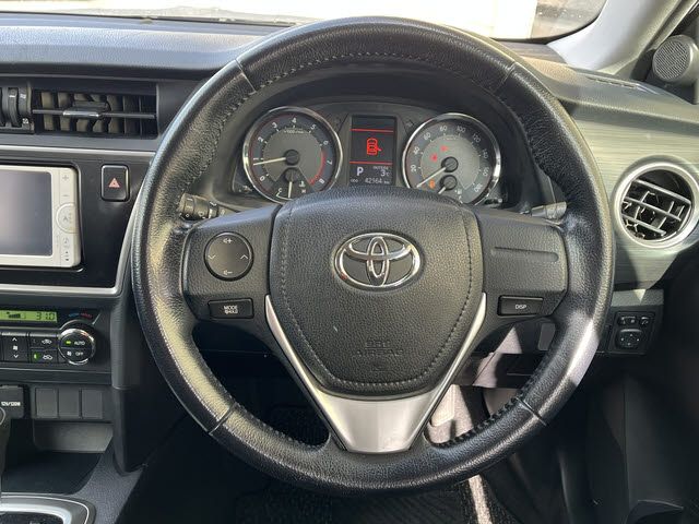 TOYOTA AURIS 2012 Image 31
