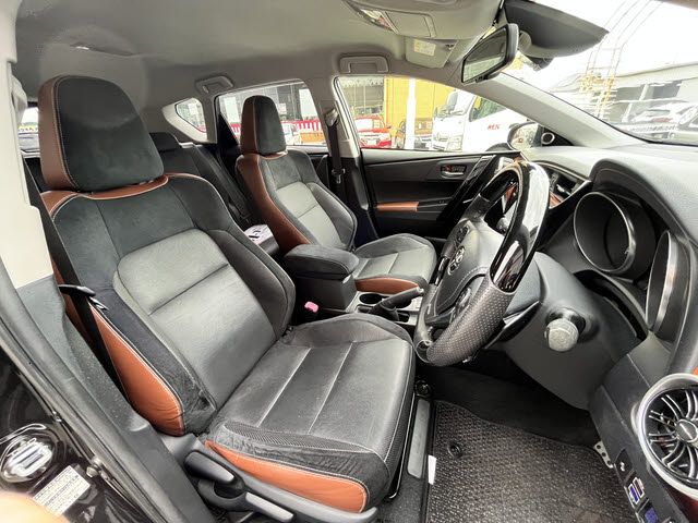 TOYOTA AURIS 2015 Image 31