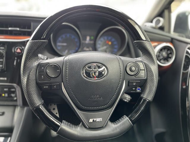 TOYOTA AURIS 2015 Image 31