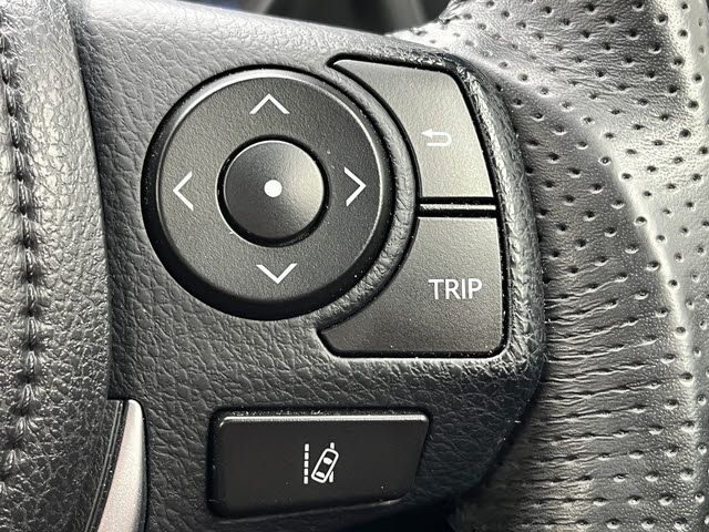 TOYOTA AURIS 2015 Image 31