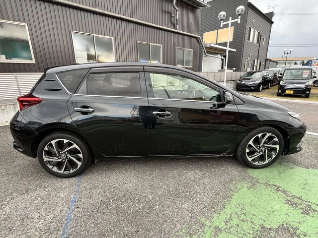 TOYOTA AURIS 2015 Image 31