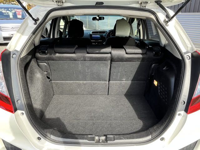 HONDA FIT HYBRID 2016 Image 31