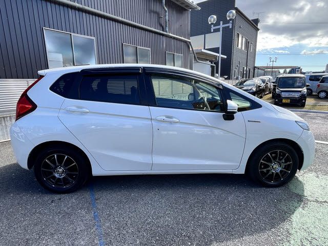 HONDA FIT HYBRID 2016 Image 31