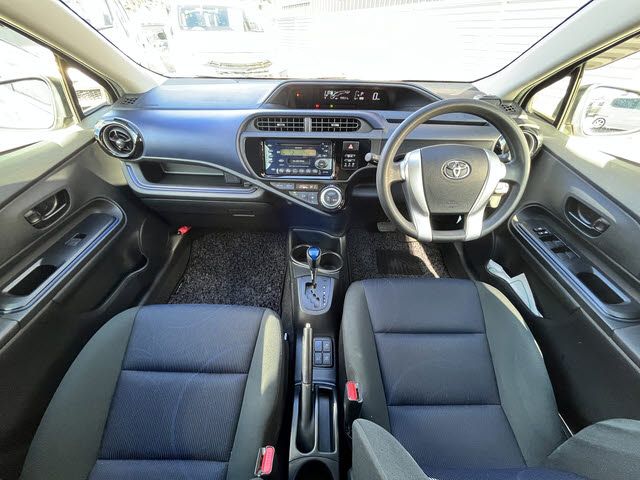 TOYOTA AQUA 2015 Image 31