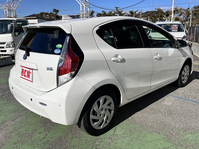 TOYOTA AQUA 2015 Image 31