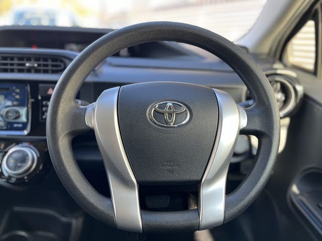 TOYOTA AQUA 2015 Image 31
