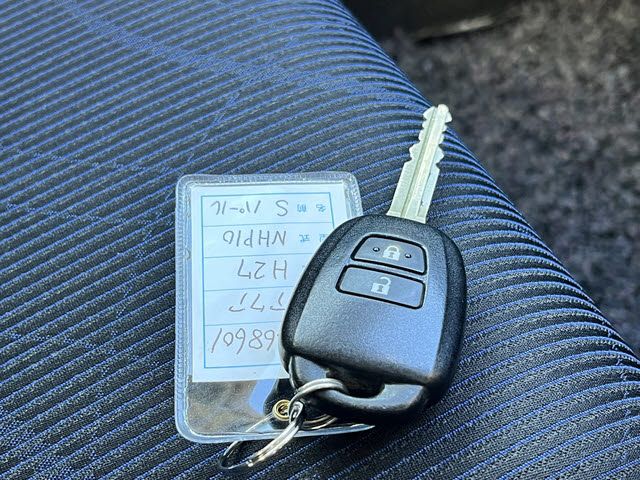 TOYOTA AQUA 2015 Image 31