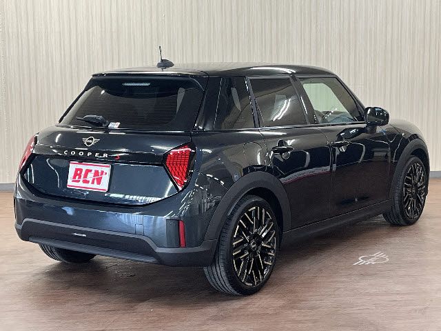BMW MINI COOPER 5DOOR 2025 Image 31