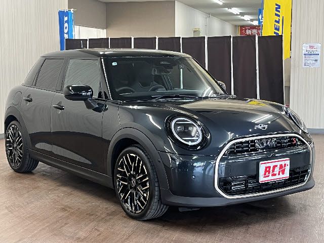 BMW MINI COOPER 5DOOR 2025 Image 31