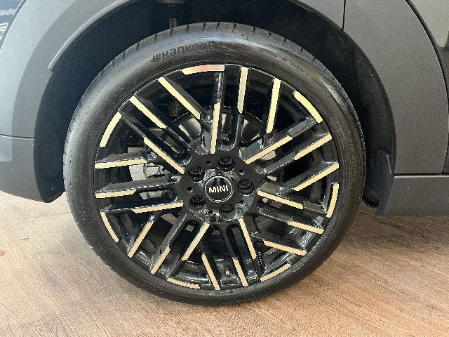 BMW MINI COOPER 5DOOR 2025 Image 31