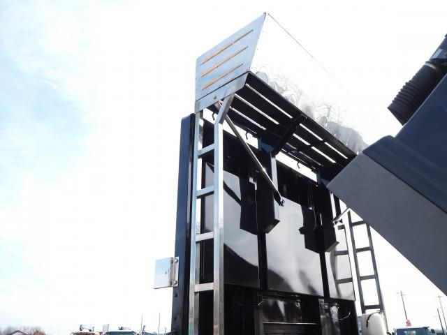 MITSUBISHI FUSOU SUPER GREAT 2015 Image 31