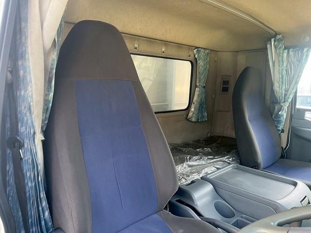 MITSUBISHI FUSOU FIGHTER 2015 Image 31