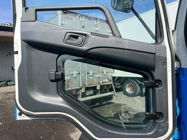 MITSUBISHI FUSOU FIGHTER 2015 Image 31